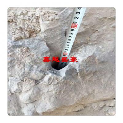 博爾塔拉阿勒泰邊坡防護網(wǎng)施工案例