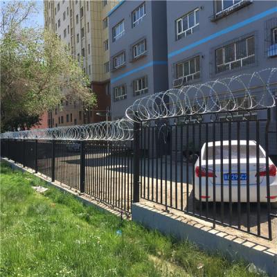 烏魯木齊烏魯木齊二十二中學校刀片刺網施工案例